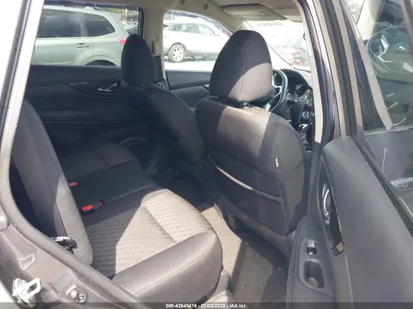 5N1AT2MV7HC820207 2017 NISSAN ROGUE - Image 8