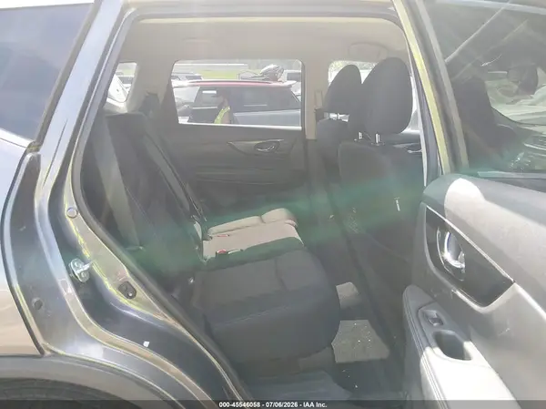 5N1AT2MV7HC820434 2017 NISSAN ROGUE - Image 8