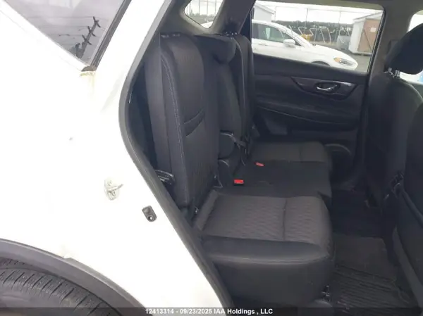 5N1AT2MV7HC822958 2017 NISSAN ROGUE - Image 8