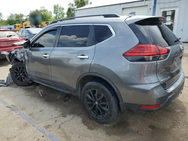 5N1AT2MV7HC824077 2017 NISSAN ROGUE - Image 2