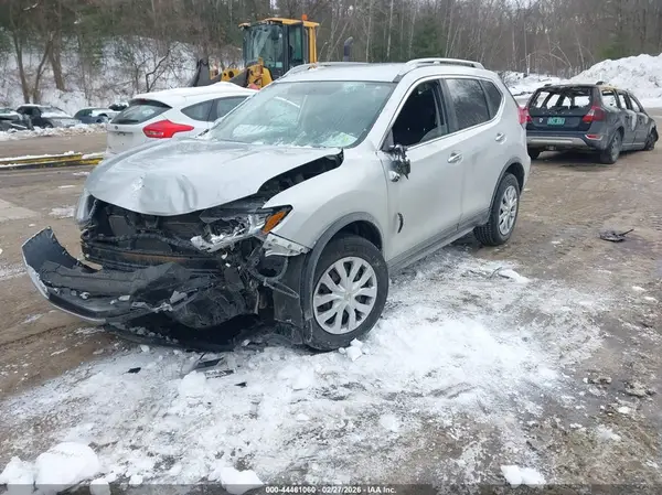 5N1AT2MV7HC824774 2017 NISSAN ROGUE - Image 2