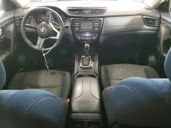 5N1AT2MV7HC831272 2017 NISSAN ROGUE - Image 8