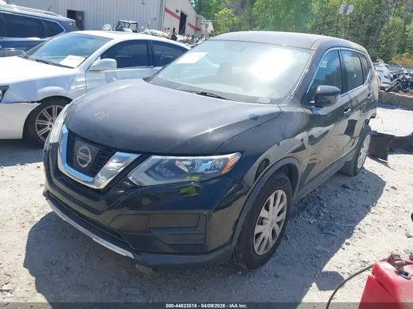 5N1AT2MV7HC831787 2017 NISSAN ROGUE - Image 2