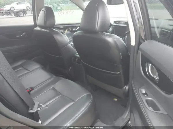 5N1AT2MV7HC838285 2017 NISSAN ROGUE - Image 8