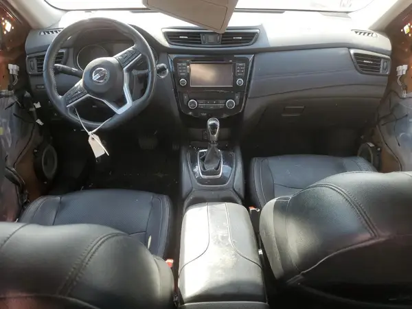 5N1AT2MV7HC840246 2017 NISSAN ROGUE - Image 8