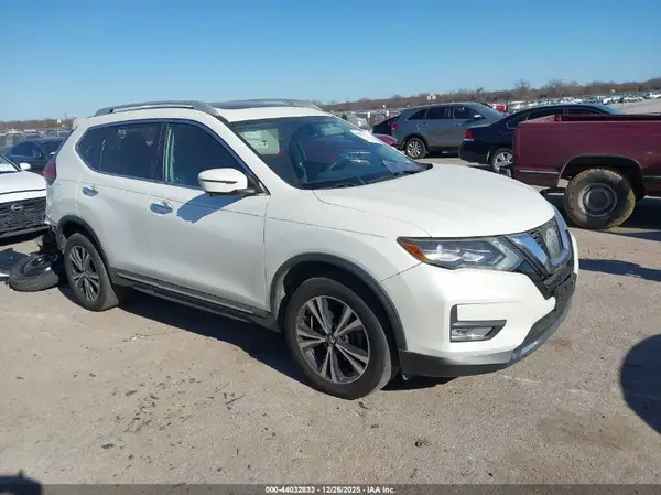 5N1AT2MV7HC841851 2017 NISSAN ROGUE - Image 1