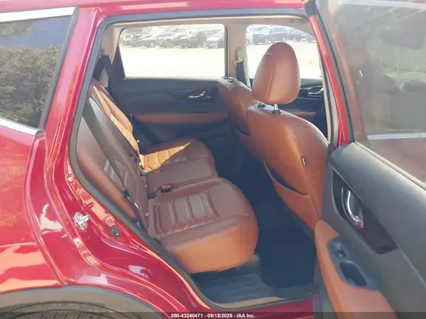 5N1AT2MV7HC842367 2017 NISSAN ROGUE - Image 8