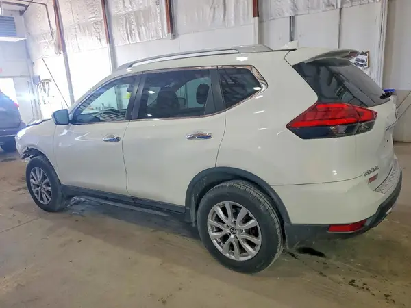 5N1AT2MV7HC843616 2017 NISSAN ROGUE - Image 2