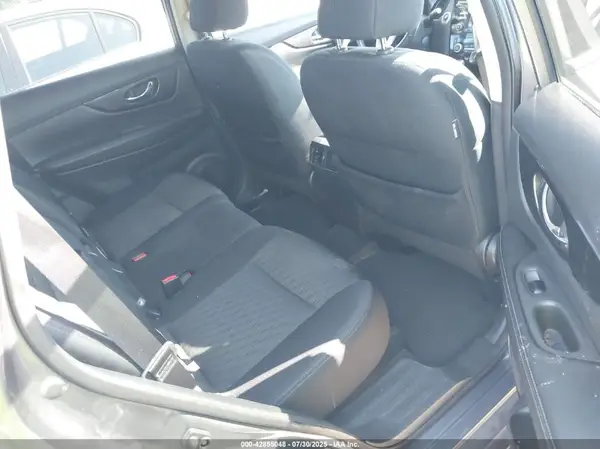 5N1AT2MV7HC852476 2017 NISSAN ROGUE - Image 8