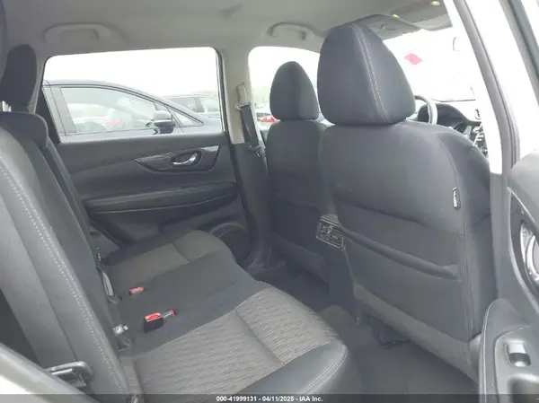 5N1AT2MV7HC854485 2017 NISSAN ROGUE - Image 8