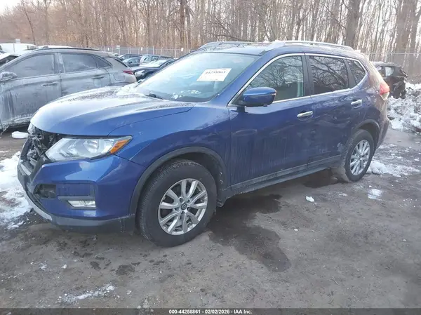 5N1AT2MV7HC870170 2017 NISSAN ROGUE - Image 2