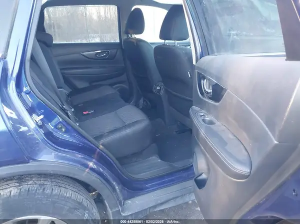 5N1AT2MV7HC870170 2017 NISSAN ROGUE - Image 8
