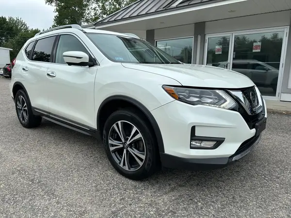 5N1AT2MV7HC870489 2017 NISSAN ROGUE - Image 1