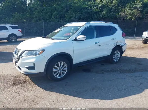 5N1AT2MV7HC882108 2017 NISSAN ROGUE - Image 2
