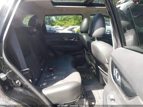 5N1AT2MV7HC884151 2017 NISSAN ROGUE - Image 8