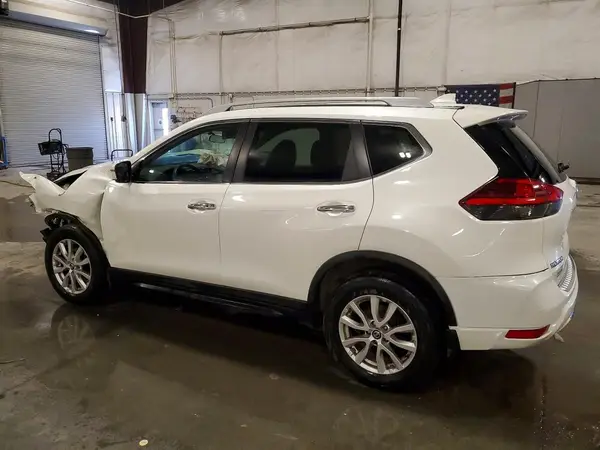 5N1AT2MV7HC892279 2017 NISSAN ROGUE - Image 2