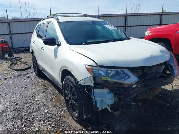 5N1AT2MV7HC895182 2017 NISSAN ROGUE - Image 1
