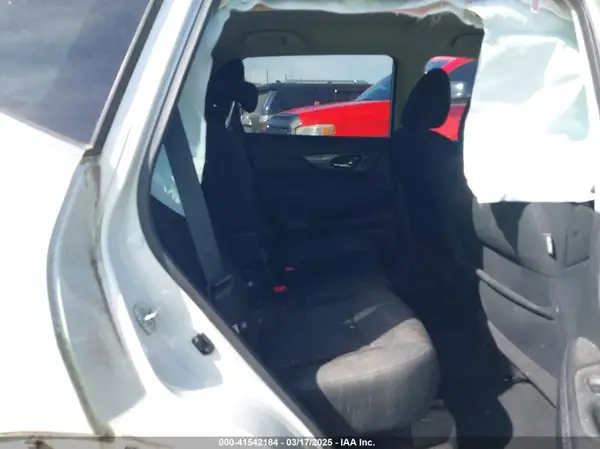 5N1AT2MV7HC895182 2017 NISSAN ROGUE - Image 8