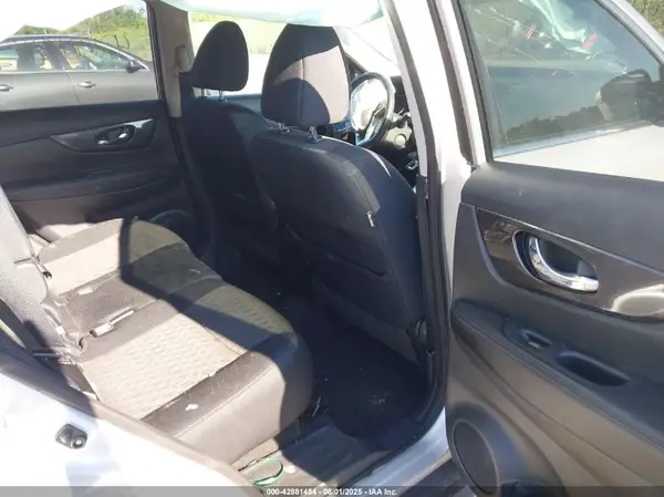 5N1AT2MV7JC700400 2018 NISSAN ROGUE - Image 8