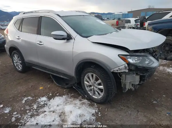 5N1AT2MV7JC707864 2018 NISSAN ROGUE - Image 1