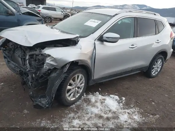5N1AT2MV7JC707864 2018 NISSAN ROGUE - Image 2