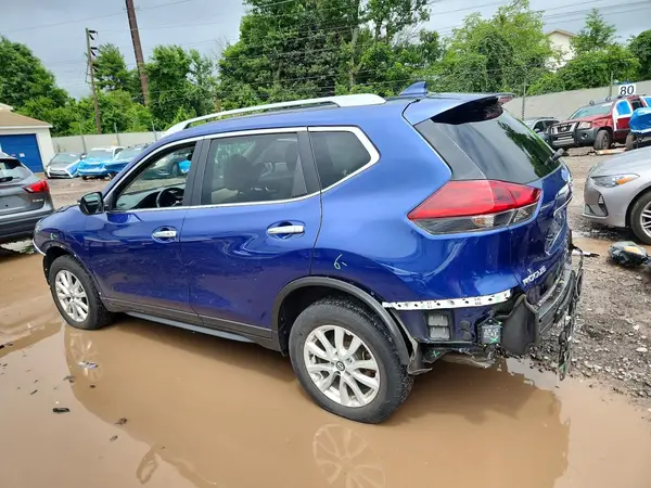 5N1AT2MV7JC709565 2018 NISSAN ROGUE - Image 2