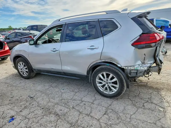 5N1AT2MV7JC710165 2018 NISSAN ROGUE - Image 2