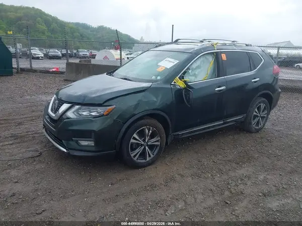 5N1AT2MV7JC712658 2018 NISSAN ROGUE - Image 2