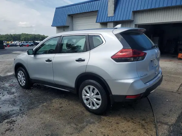 5N1AT2MV7JC715642 2018 NISSAN ROGUE - Image 2