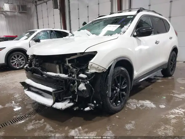 5N1AT2MV7JC725457 2018 NISSAN ROGUE - Image 2