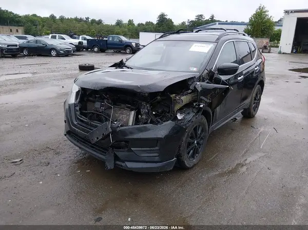 5N1AT2MV7JC727130 2018 NISSAN ROGUE - Image 2