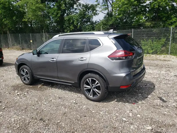 5N1AT2MV7JC729833 2018 NISSAN ROGUE - Image 2
