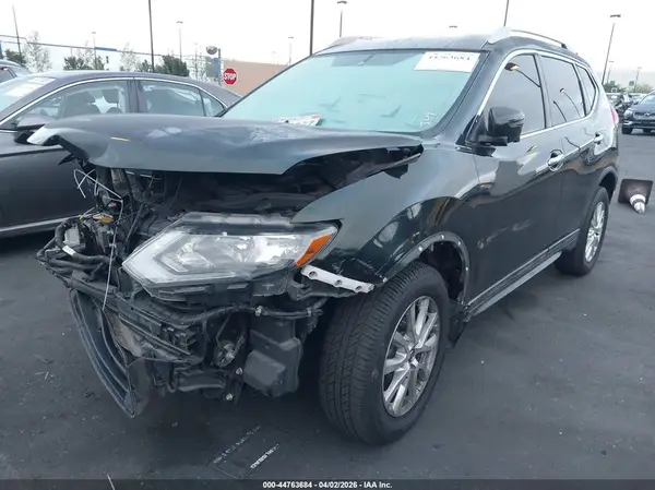 5N1AT2MV7JC740945 2018 NISSAN ROGUE - Image 2