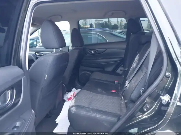 5N1AT2MV7JC740945 2018 NISSAN ROGUE - Image 8