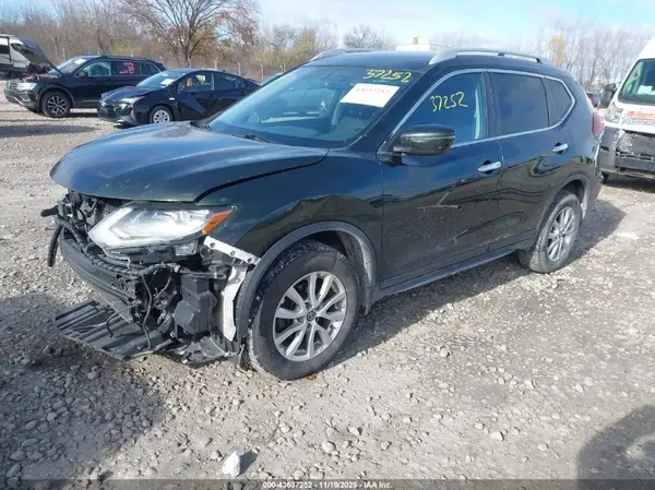 5N1AT2MV7JC743182 2018 NISSAN ROGUE - Image 2