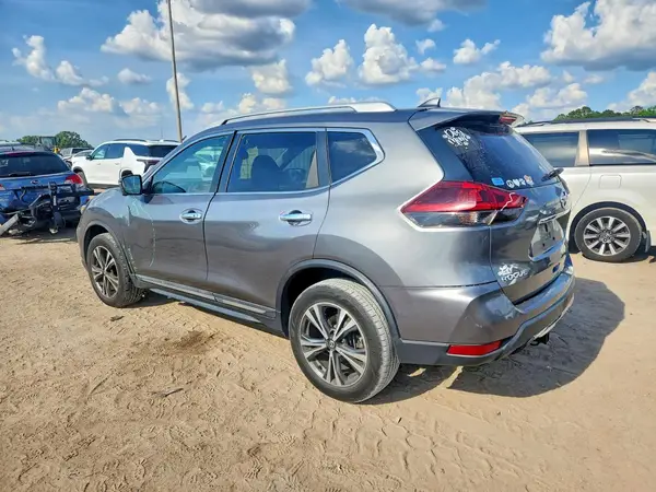 5N1AT2MV7JC744011 2018 NISSAN ROGUE - Image 2