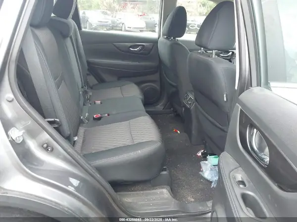 5N1AT2MV7JC755476 2018 NISSAN ROGUE - Image 8