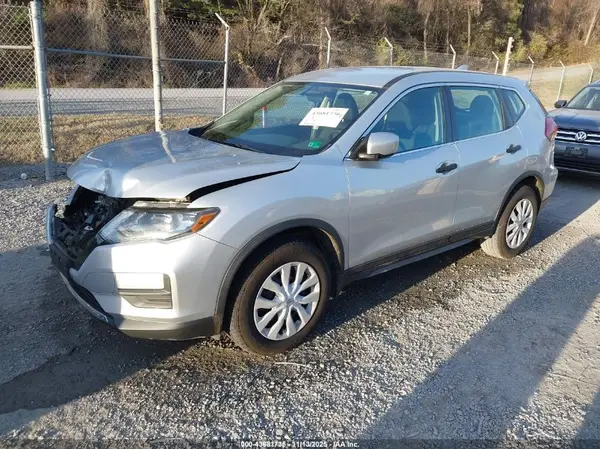 5N1AT2MV7JC755641 2018 NISSAN ROGUE - Image 2