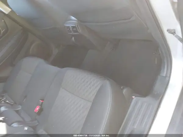 5N1AT2MV7JC755641 2018 NISSAN ROGUE - Image 8