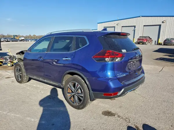 5N1AT2MV7JC757132 2018 NISSAN ROGUE - Image 2