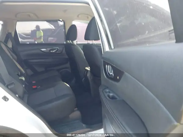 5N1AT2MV7JC760600 2018 NISSAN ROGUE - Image 8