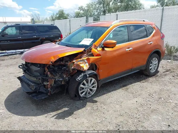 5N1AT2MV7JC765165 2018 NISSAN ROGUE - Image 2
