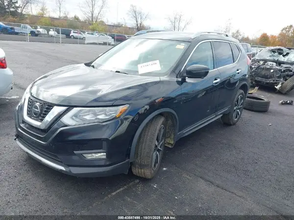 5N1AT2MV7JC765473 2018 NISSAN ROGUE - Image 2