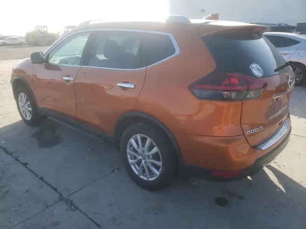 5N1AT2MV7JC779065 2018 NISSAN ROGUE - Image 2