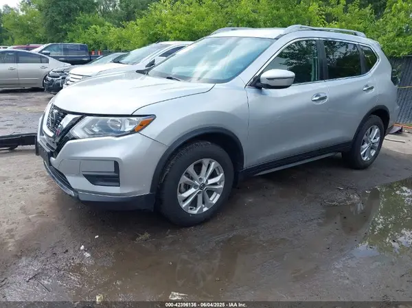 5N1AT2MV7JC781432 2018 NISSAN ROGUE - Image 2