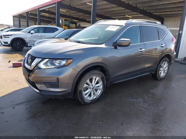 5N1AT2MV7JC785383 2018 NISSAN ROGUE - Image 2