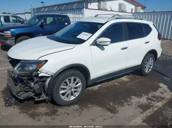 5N1AT2MV7JC788039 2018 NISSAN ROGUE - Image 2