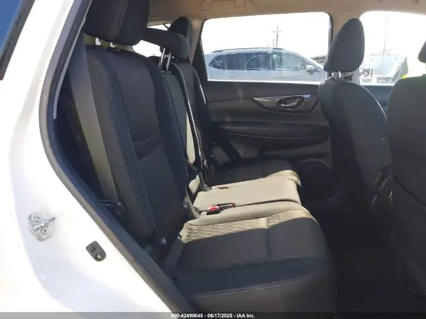 5N1AT2MV7JC788039 2018 NISSAN ROGUE - Image 8