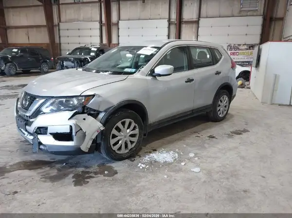 5N1AT2MV7JC791992 2018 NISSAN ROGUE - Image 2