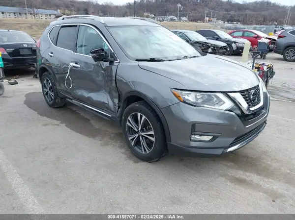 5N1AT2MV7JC797758 2018 NISSAN ROGUE - Image 1